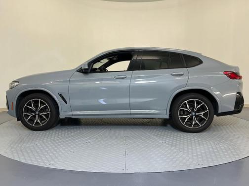2025 BMW X4 xDrive30i