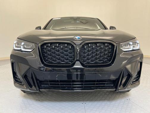 2025 BMW X4 xDrive30i