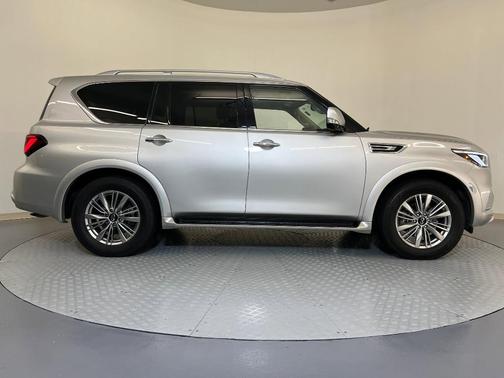 2021 INFINITI QX80 Luxe