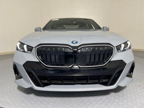 2026 BMW 550e xDrive