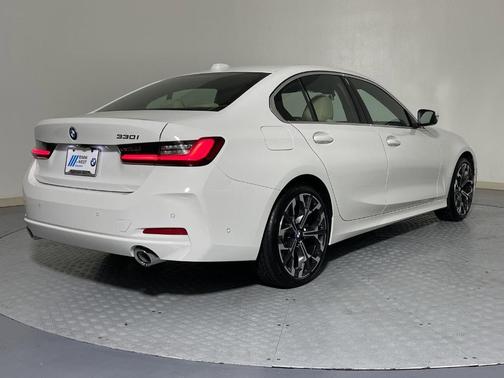 2025 BMW 330 i