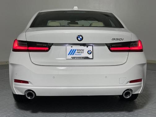 2025 BMW 330 i