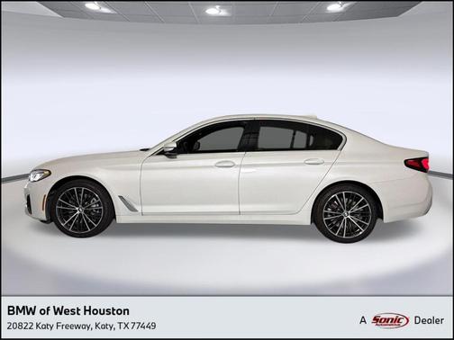 Mineral White Metallic 2023 BMW 540 i xDrive