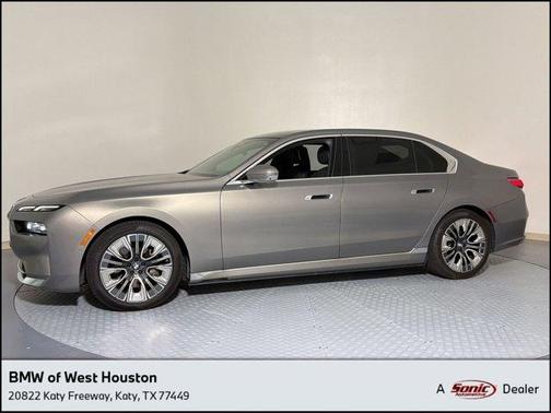Gray Metallic 2023 BMW i7 xDrive60
