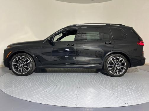 2026 BMW X7 M60i