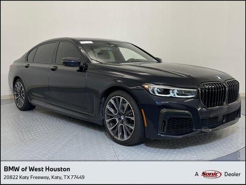 2022 BMW 740 i