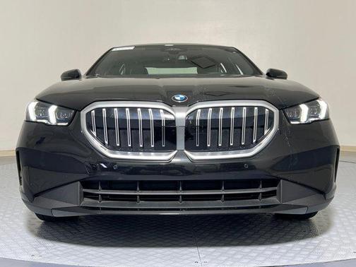 2025 BMW 530 i