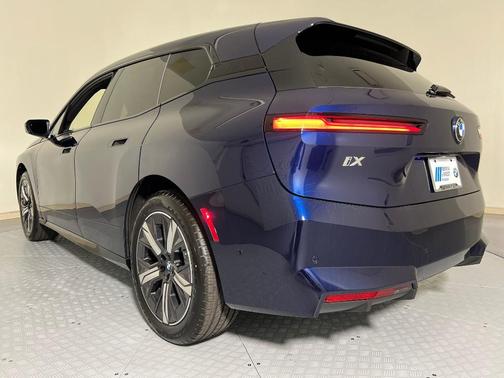 2026 BMW iX xDrive45