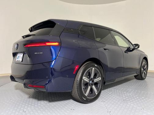 2026 BMW iX xDrive45