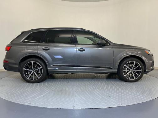 2021 Audi Q7 55 Premium Plus
