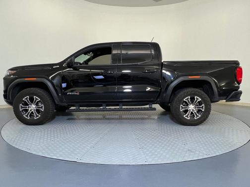 2023 GMC Canyon AT4
