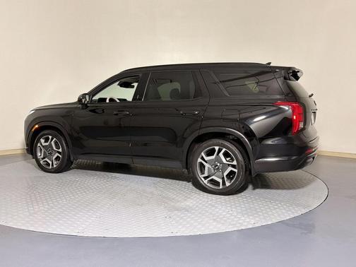 Abyss Black Pearl 2025 Hyundai PALISADE Limited