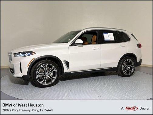 Mineral White Metallic 2024 BMW X5 sDrive40i