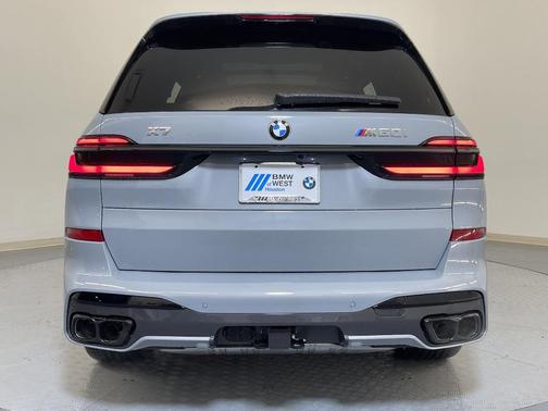 2025 BMW X7 M60i