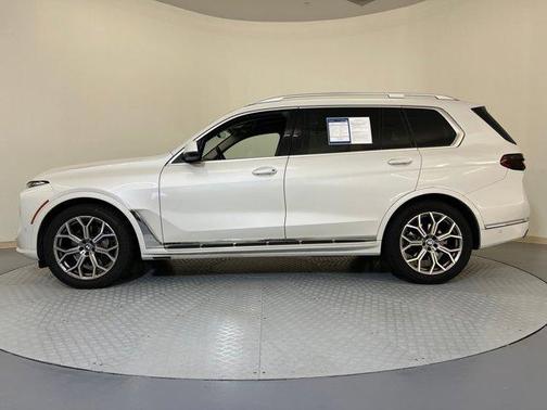 2025 BMW X7 xDrive40i