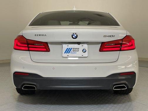 2018 BMW 540 i