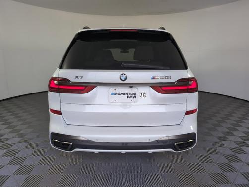 2022 BMW X7 M50i