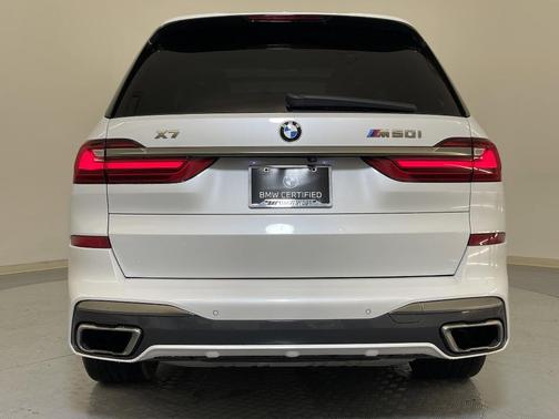 2022 BMW X7 M50i