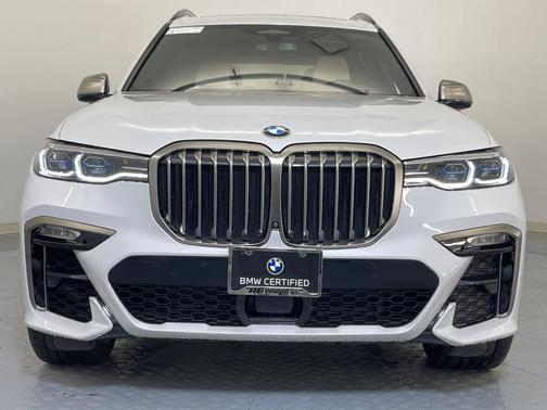 2022 BMW X7 M50i