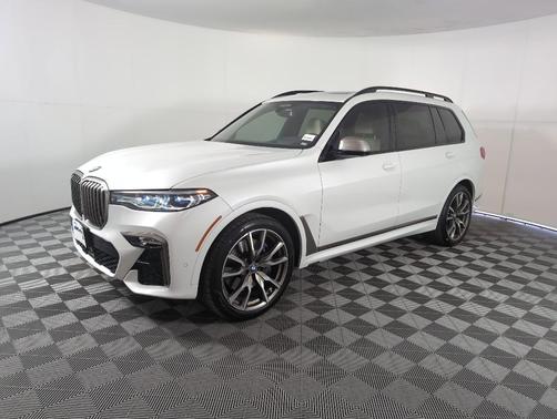 2022 BMW X7 M50i