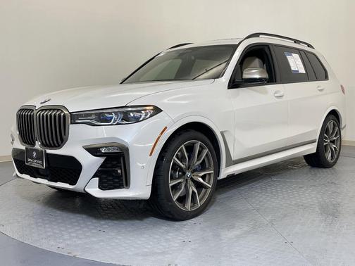 2022 BMW X7 M50i