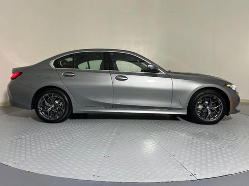 2025 BMW 330 i xDrive