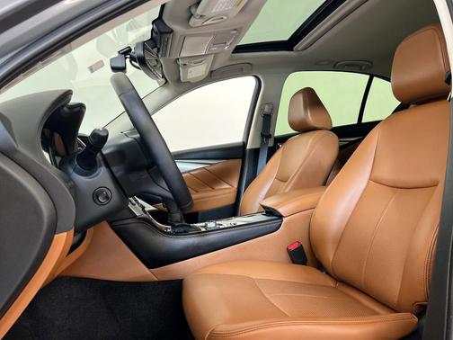 2024 INFINITI Q50 LUXE