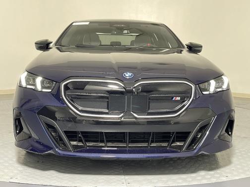 2025 BMW i5 M60