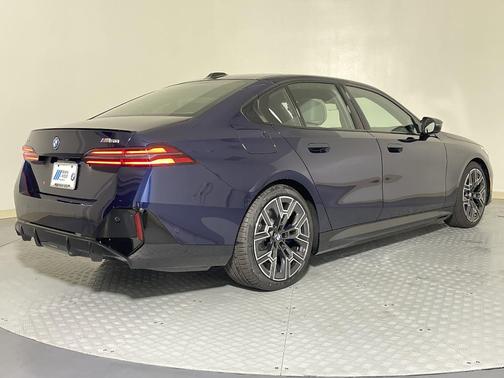2025 BMW i5 M60