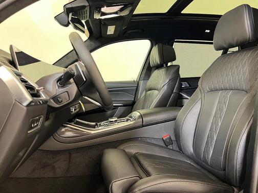 2026 BMW X7 M60i