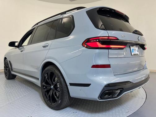 2026 BMW X7 M60i
