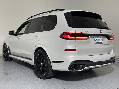 2026 BMW X7 M60i