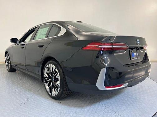 2026 BMW 530 i