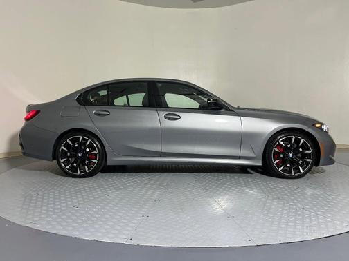 2025 BMW 330 i xDrive