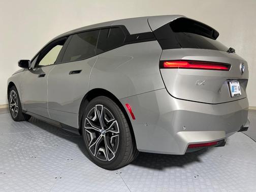 2026 BMW iX xDrive45