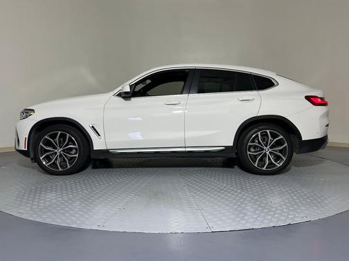 2023 BMW X4 xDrive30i