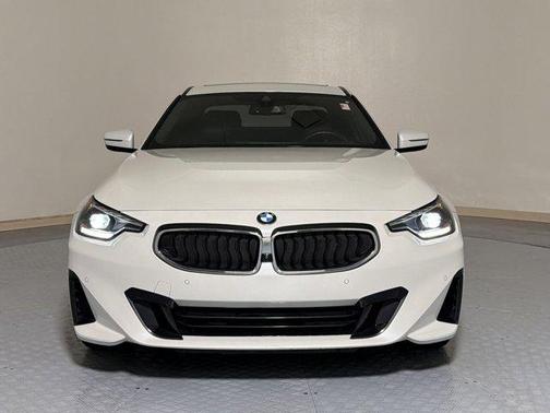 Mineral White Metallic 2024 BMW 230 i