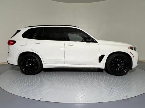 2024 BMW X5 M60i