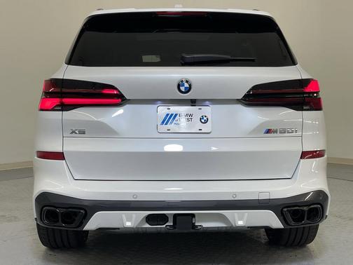 2025 BMW X5 M60i