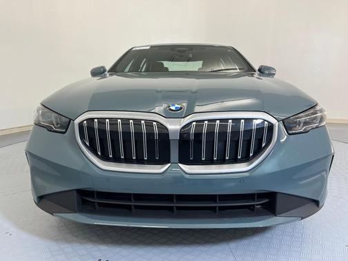 2025 BMW 530 i