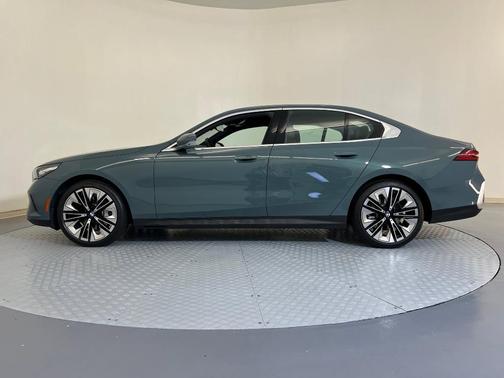 2025 BMW 530 i