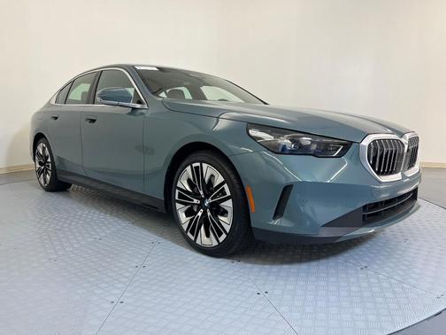 2025 BMW 530 i