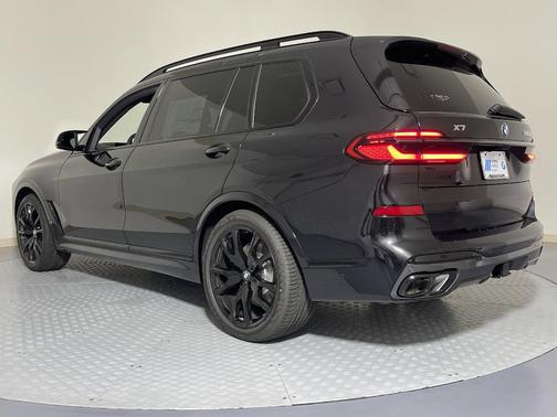 2026 BMW X7 M60i