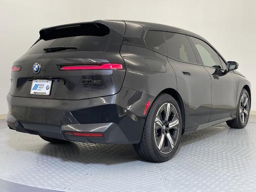 2025 BMW iX M60