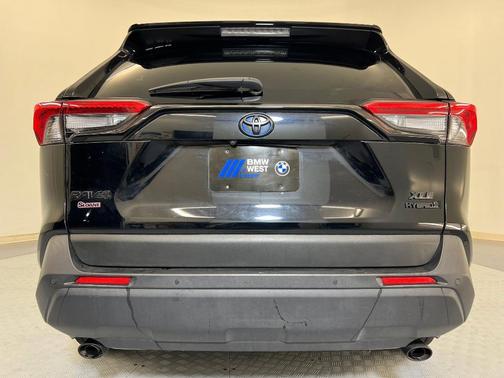 2023 Toyota RAV4 Hybrid XLE Premium