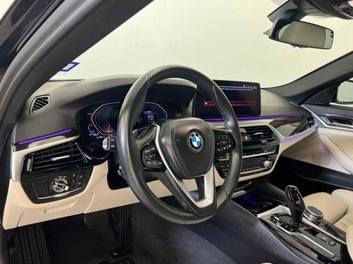 2022 BMW 530 i