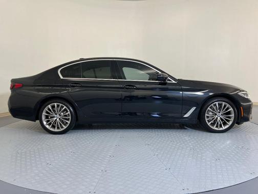 2022 BMW 530 i