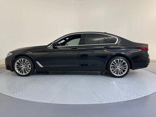 2022 BMW 530 i