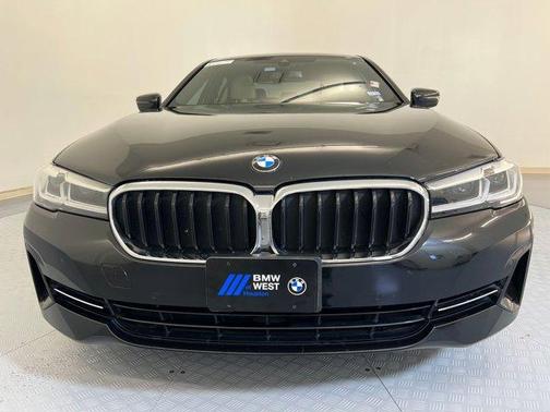 2022 BMW 530 i