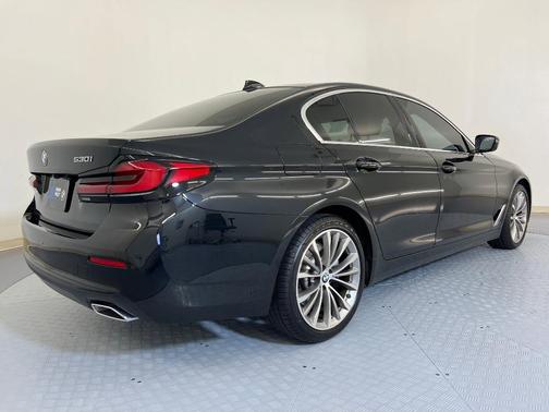 2022 BMW 530 i